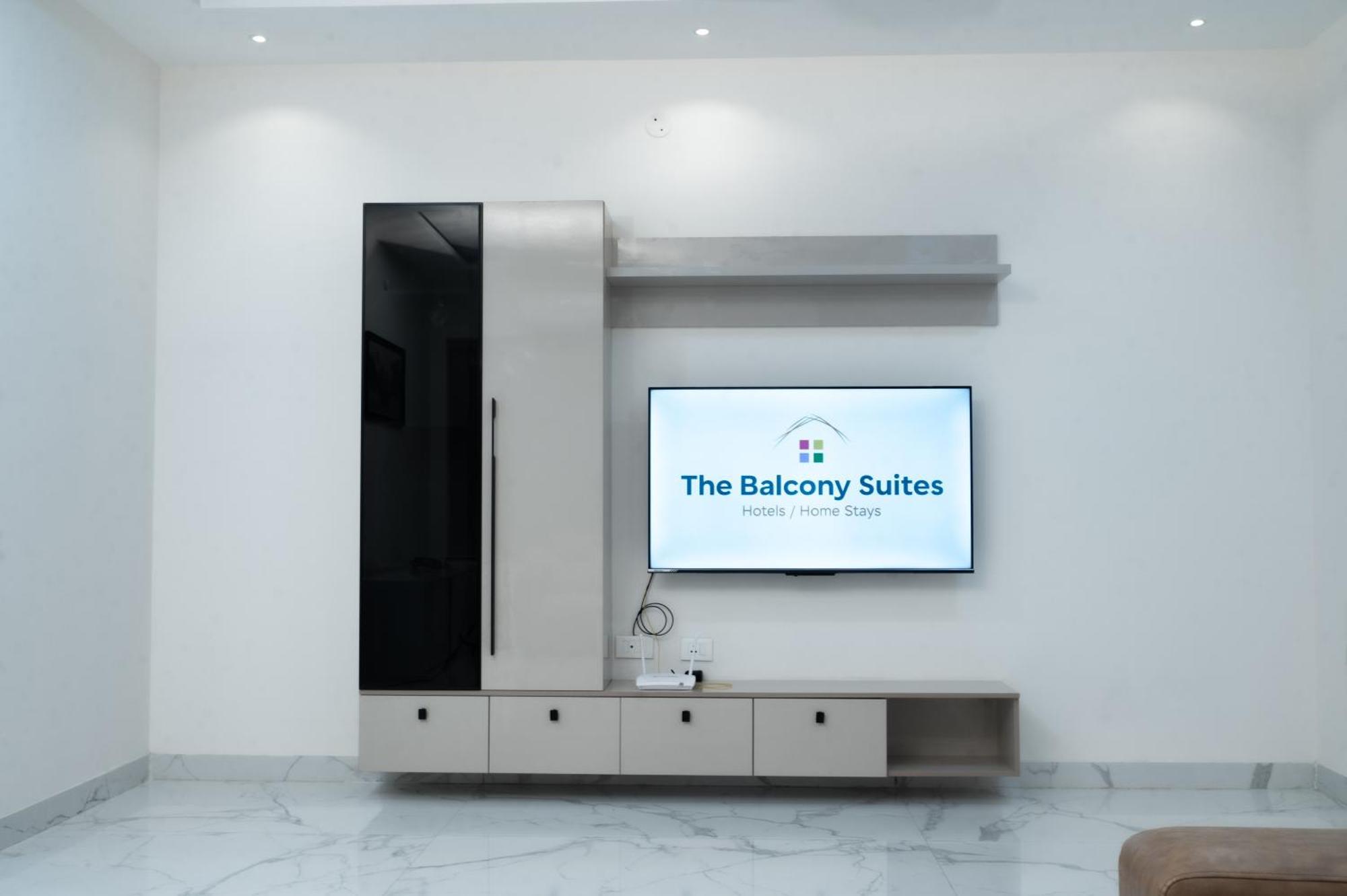 The Balcony Suites ไฮเดอราบัด ภายนอก รูปภาพ